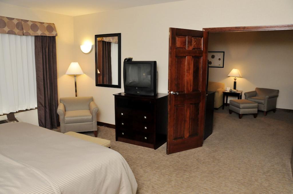 Clarion Inn Michigan City Room photo