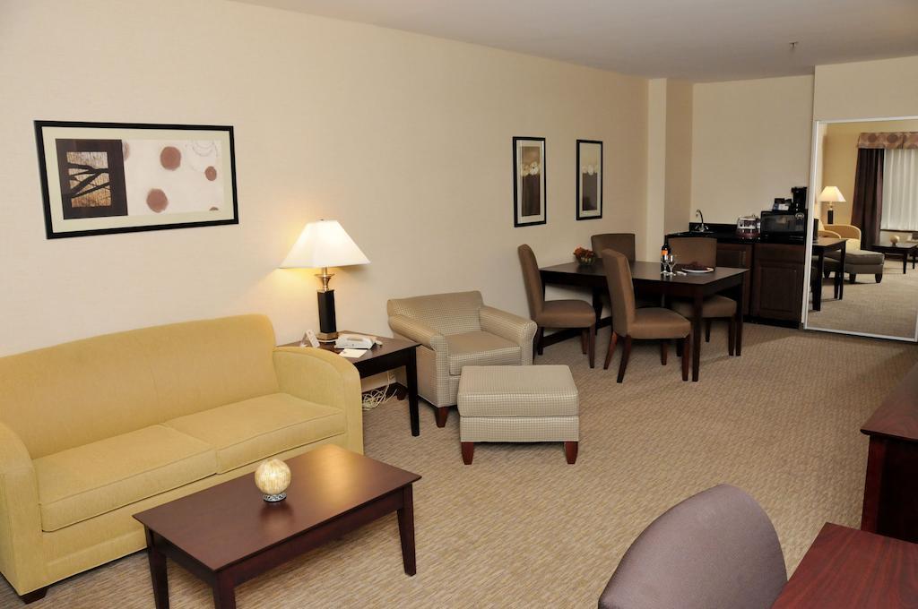 Clarion Inn Michigan City Room photo